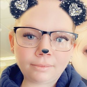 Meet your Posher, Lizzie